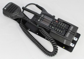 HRT Trägerblech Motorola MTP830/850FuG - pei tel LMH850 - Motorola Schwarz RAL 9005 matt