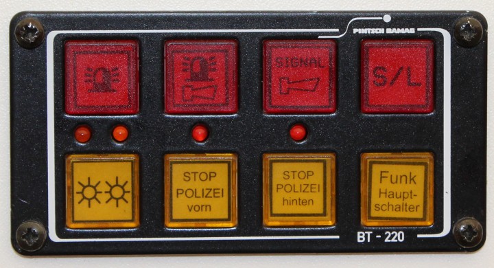 BT-220, Bedienteile, Warntechnik